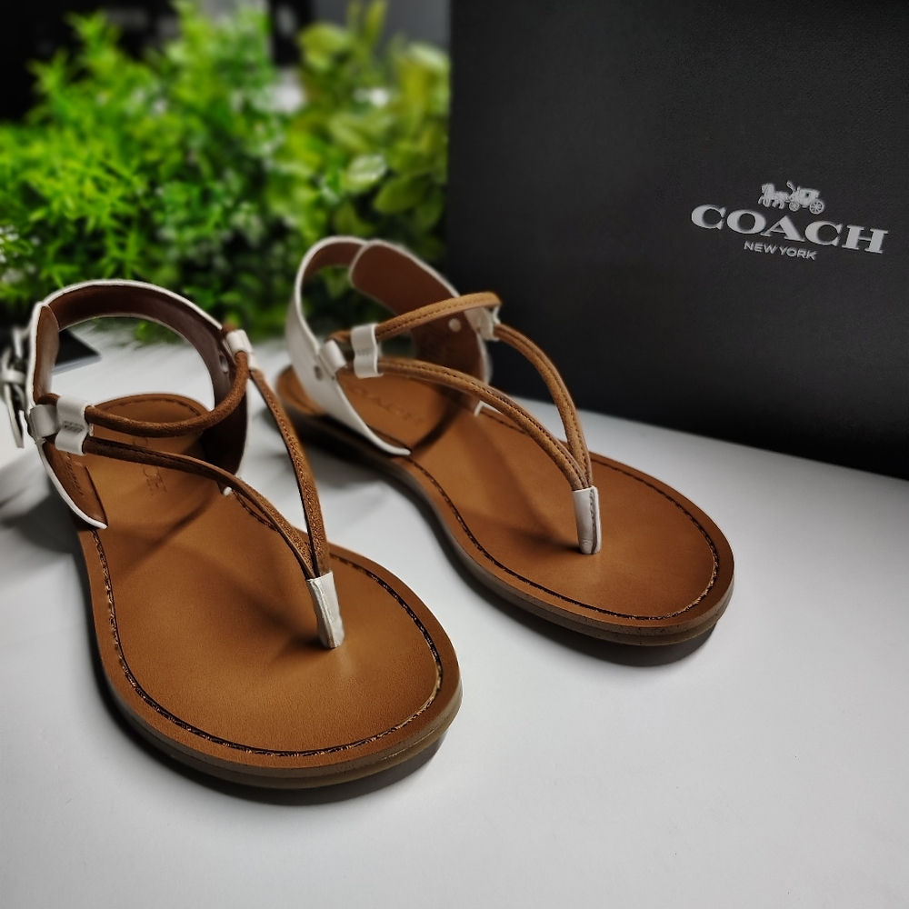 Coach Clarkson Thong Sandal | Soft Leather in Chalk & Saddle | Size 5M | Style Q